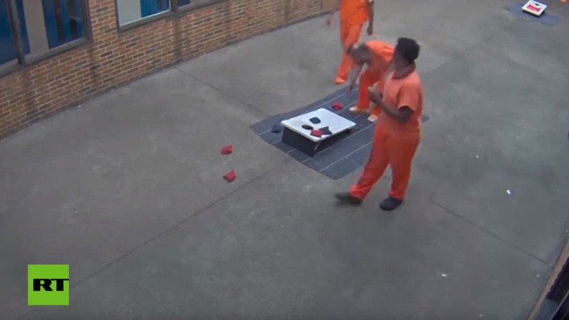 VIDEO: Un dron entrega un teléfono y droga a un recluso en una cárcel de EE.UU.