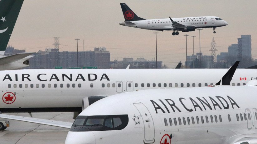 Air Canada obliga a una niña de 13 años a quitarse el hiyab en público