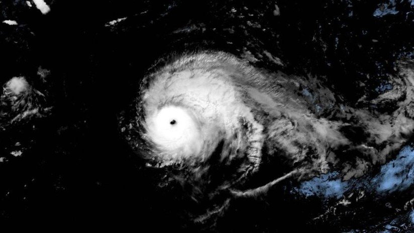 El "extremadamente poderoso" huracán Lorenzo alcanza la categoría 5 y bate el récord histórico de fuerza en una región del Atlántico