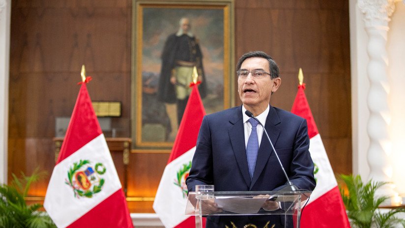 Vizcarra aplica la disolución parlamentaria en Perú y el Congreso juramenta a la vicepresidenta como "mandataria interina"