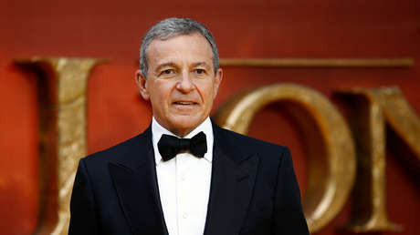 El director ejecutivo de Disney renuncia a la junta de Apple ante la inminente competencia por el 'streaming' televisivo