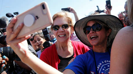 La precandidata demócrata Warren se toma 60.000 selfis con votantes y lo convierte en su principal estrategia electoral: ¿cómo le ayudaría a ganar?