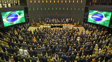 Congreso de Brasil promulga enmienda constitucional que da paso a megasubasta de concesión petrolera