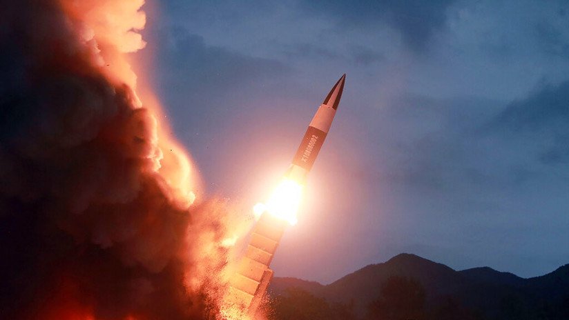 Pionyang dispara un misil balístico tras acordar que reanudará conversaciones nucleares con EE.UU.