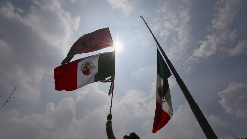 VIDEO: Marchan en México para recordar la masacre de estudiantes de 1968 en Tlatelolco