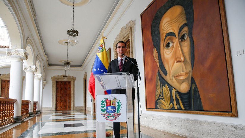 Venezuela condena el "atropello" de Perú contra dos magistrados del TSJ que asistirían a una cumbre en Lima