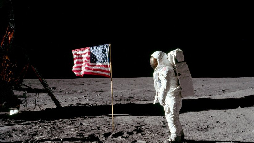 FOTO: El procesamiento digital de una icónica imagen revela la cara sonriente de Buzz Aldrin cuando estuvo en la Luna
