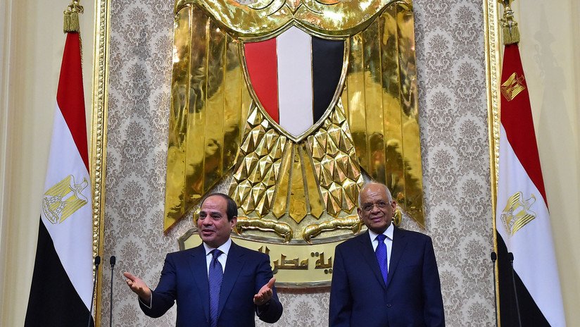 El presidente del Parlamento egipcio elogia la gestión de Hitler para respaldar los planes del presidente Abdelfatah al Sisi