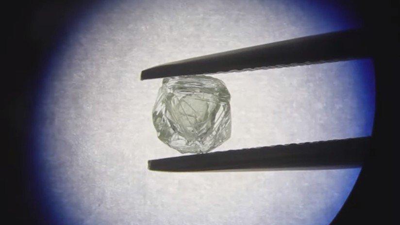VIDEO: Descubren un diamante 'matrioshka' en el Lejano Oriente de Rusia