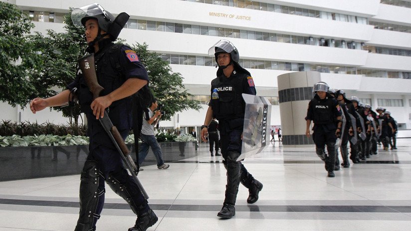 Juez tailandés se dispara en el pecho en el tribunal en un aparente intento de suicidio