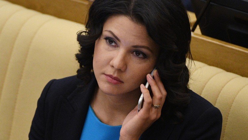 Moscú manifiesta una "enérgica protesta" por la detención e interrogatorio de una diputada rusa en EE.UU.