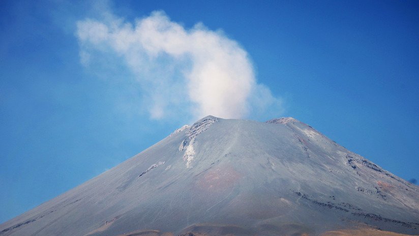 FOTO, VIDEO: El volcán Popocatépetl registra 183 exhalaciones y 3 explosiones en las últimas 24 horas