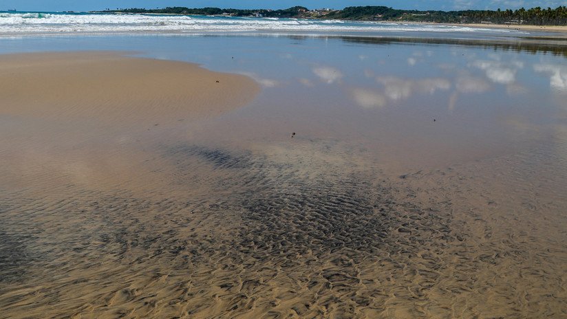 Bolsonaro asegura que el petróleo derramado en un centenar de playas no es propiedad de Brasil