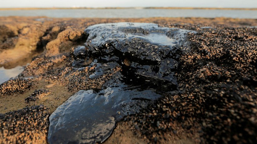 El Gobierno de Brasil dice que las manchas de petróleo en las playas "muy probablemente procedan de Venezuela"