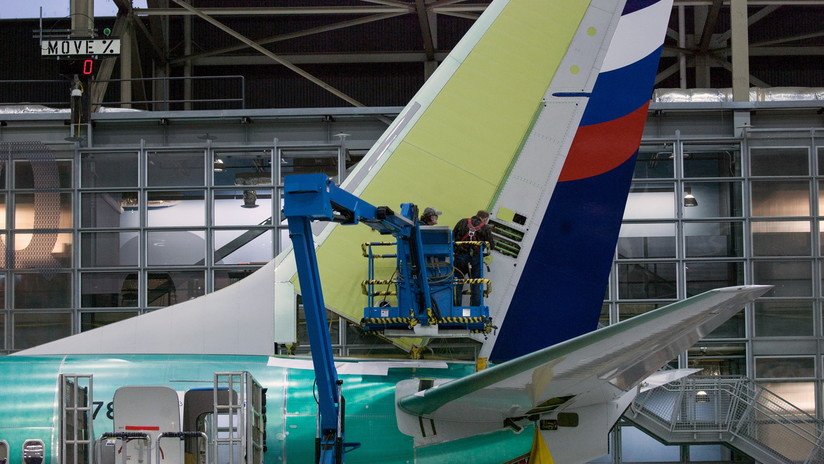 Descubren grietas peligrosas en docenas de Boeing 737 NG