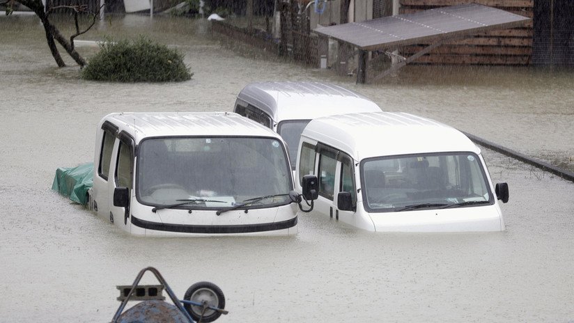 VIDEO: Coches arrastrados por vientos y estragos materiales tras el avance del poderoso tifón Hagibis sobre Japón