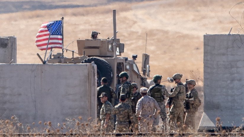 El Pentágono confirma retirada de mil tropas de EE.UU. de Siria por el operativo de Turquía, cuyos participantes "parecen" cometer crímenes de guerra
