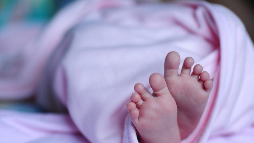 "Una mañana muy ocupada": Una niña de un año muere después de que su familia la olvidara por varias horas dentro del auto