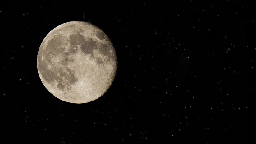 FOTOS, VIDEO: Un raro fenómeno lunar 'hipnotiza' a los británicos
