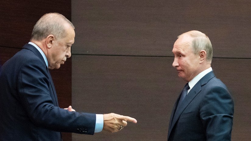 Putin y Erdogan dialogan sobre la situación en Siria