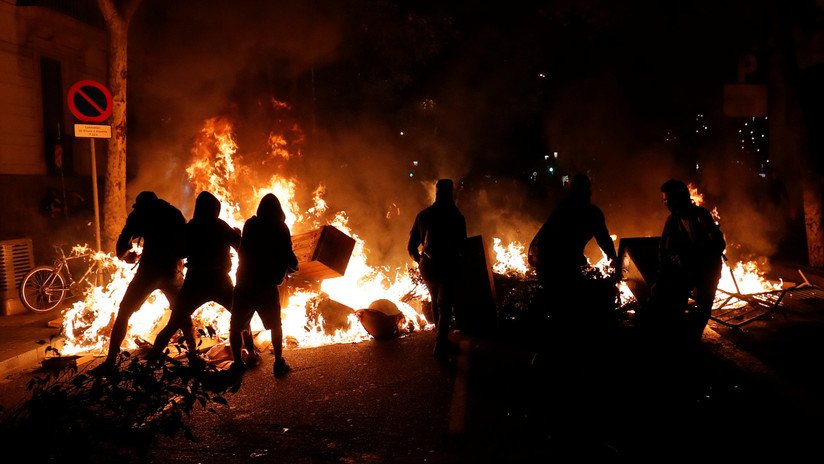El Gobierno de España califica la violencia durante las protestas en Cataluña de "generalizada"