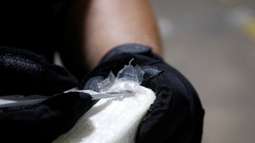 Detienen a un candidato a concejal de Colombia cuando intentaba llevar 7 kilos de cocaína a Alemania en una prótesis