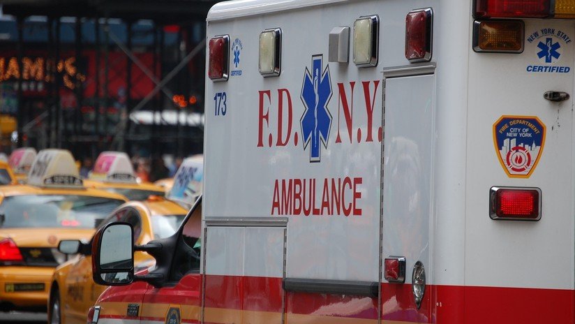 Nueva York: Empleado de emergencia sufre un derrame y el colega que va a ayudarlo también acaba en el hospital