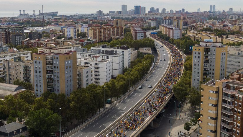 "Marchas por la libertad": Miles de personas llegan a Barcelona durante la huelga general en Cataluña
