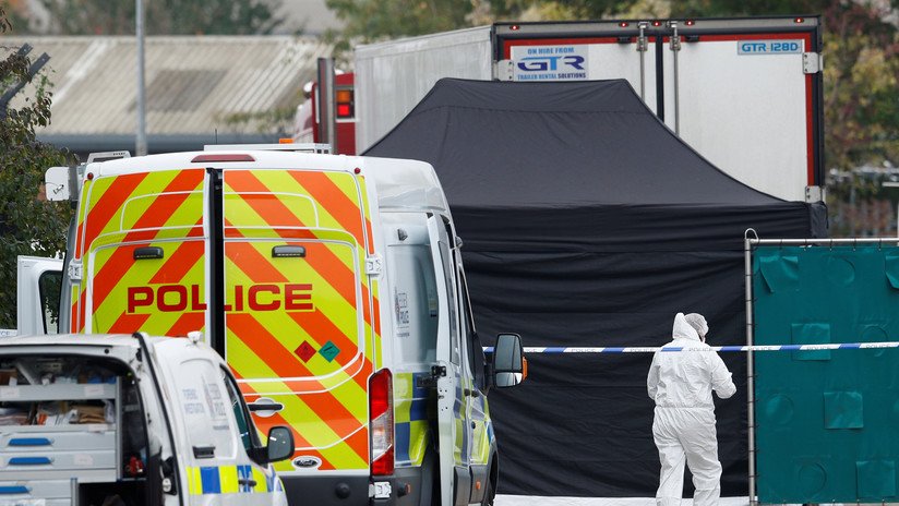 Descubren 39 cadáveres en un camión en Reino Unido