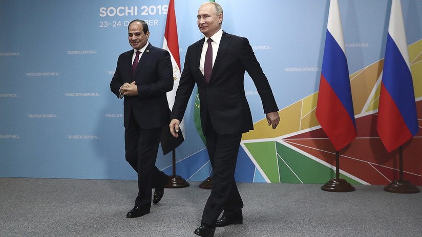 Rusia ofrece a los líderes africanos negocios sin condiciones "esclavizantes" ni presión de Occidente