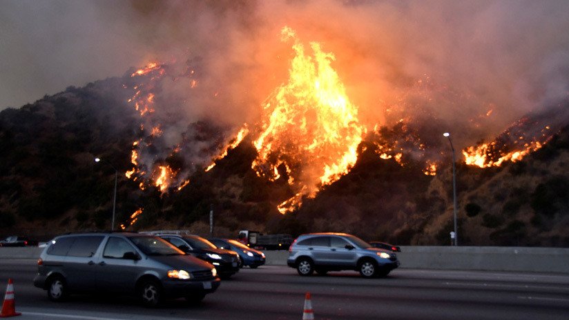 Estrellas de cine y del deporte huyen de sus hogares por causa de los voraces incendios forestales en California