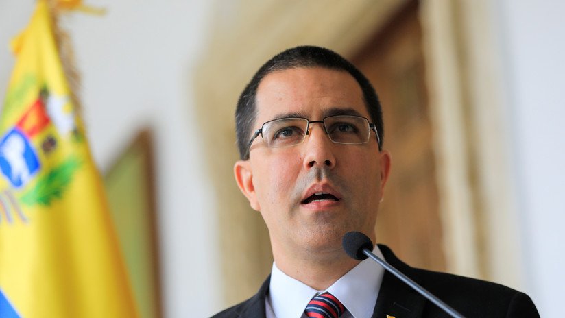 Arreaza considera "hipócrita" la postura de la UE, ACNUR y la OIM ante la migración venezolana