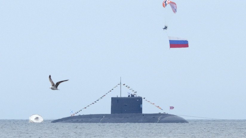 Un nuevo submarino nuclear ruso lanza por primera vez un misil balístico intercontinental Bulavá (VIDEO)
