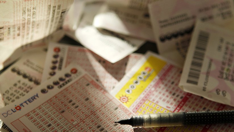 Un estadounidense gana la lotería después de jugar con la misma combinación durante 13 años