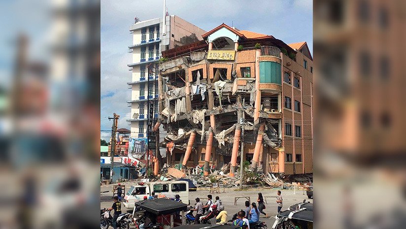 Primeras imágenes: Un nuevo terremoto causa serias destrucciones y el derrumbe de un hotel en Filipinas
