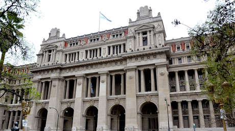 Justicia argentina falla en contra de dos decretos 'anticrisis' de Macri que afectaban a las provincias