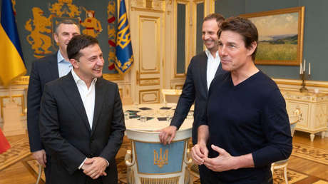 "¡Eres guapo! Como en el cine": Tom Cruise visita Ucrania y el presidente no oculta su admiración al verlo (VIDEOS)