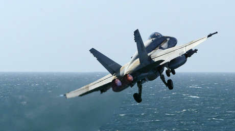 Fin de una época: el último F/A-18C Hornet de la Armada de EE.UU. realiza su vuelo final