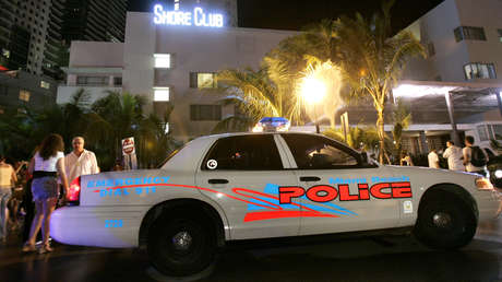 "Parece un mono": Un funcionario policial de EE.UU. realiza un comentario racista sobre una oficial afroamericana