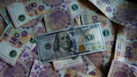 El dólar sube en Argentina y alcanza un nuevo récord a dos días de las elecciones