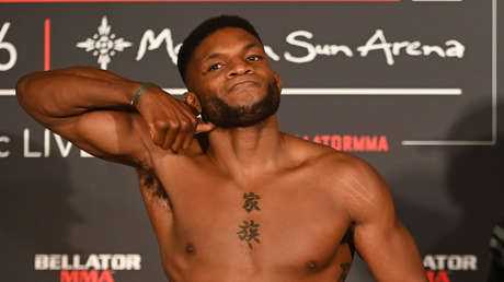 VIDEO: Un luchador de las MMA noquea a su adversario con un potente 'hook' izquierdo