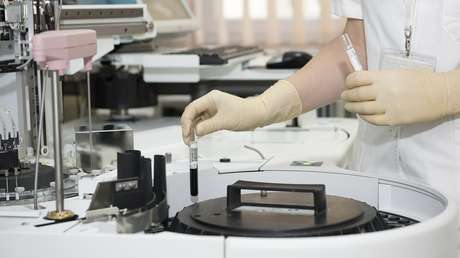 Una asistente de laboratorio se inyectó en el dedo por accidente un virus genéticamente modificado de viruela