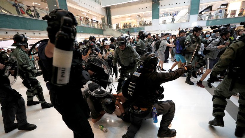 Hong Kong: Al menos cuatro heridos por arma blanca en un centro comercial en medio de las protestas