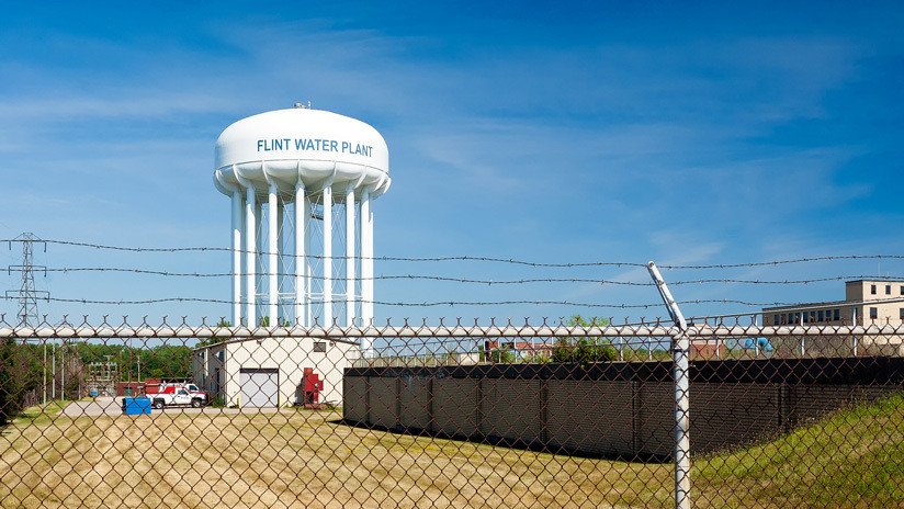Tras 5 años de crisis del agua en una ciudad de EE.UU. la población denuncia que aún no puede beber del grifo