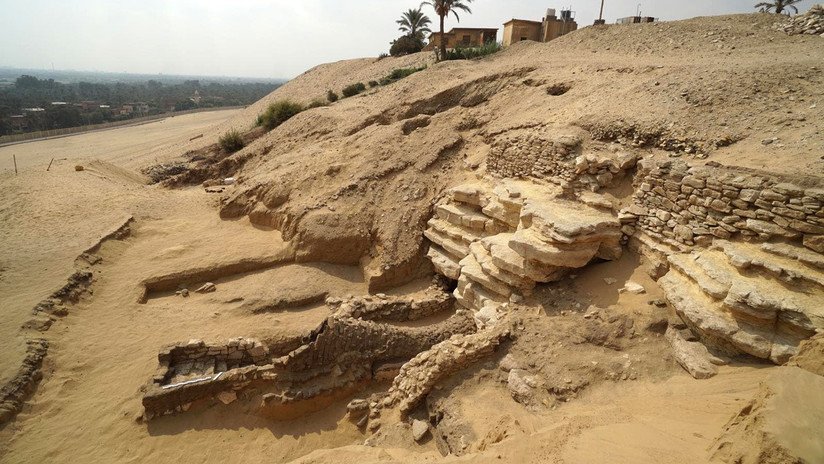 FOTOS: Descubren en Egipto una catacumba de hace 2.000 años con momias y estatuas
