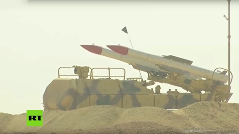 VIDEO: Sistemas rusos y egipcios de defensa aérea repelen un masivo ataque simulado con drones en pleno desierto