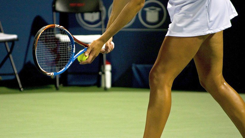 VIDEO: Dos jugadoras de tenis terminan a los golpes en plena cancha tras un apretón de manos demasiado vigoroso