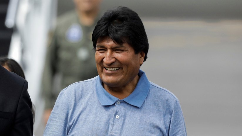 Trasladan a Evo Morales en un helicóptero del Ejército mexicano sin revelar su destino por seguridad