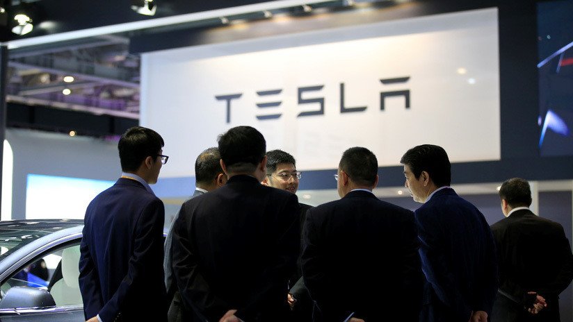 China da luz verde a la producción de coches eléctricos Tesla en Shanghái