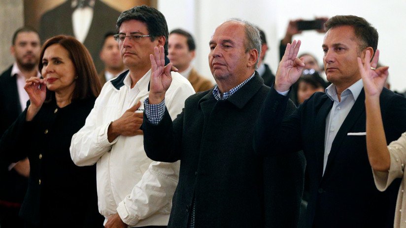 Gobierno de facto en Bolivia amenaza con detener a legisladores del partido de Morales  por "subversión y sedición"